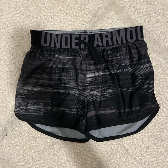 UNDER ARMOUR Girls Athletic Shorts - Picture 1 of 4